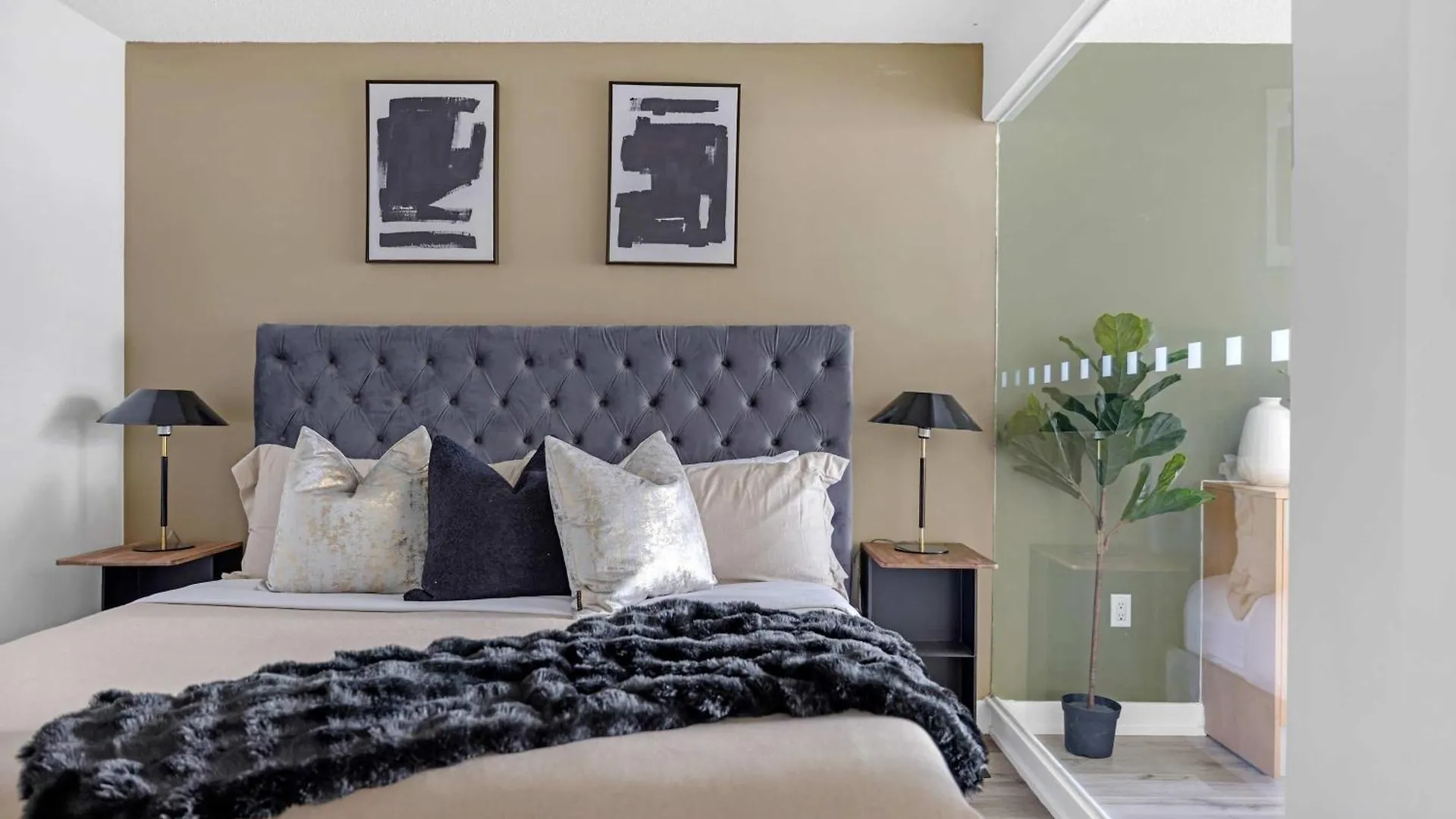 Stylish 3Br Condo Downtown Living W Parking Toronto Canada